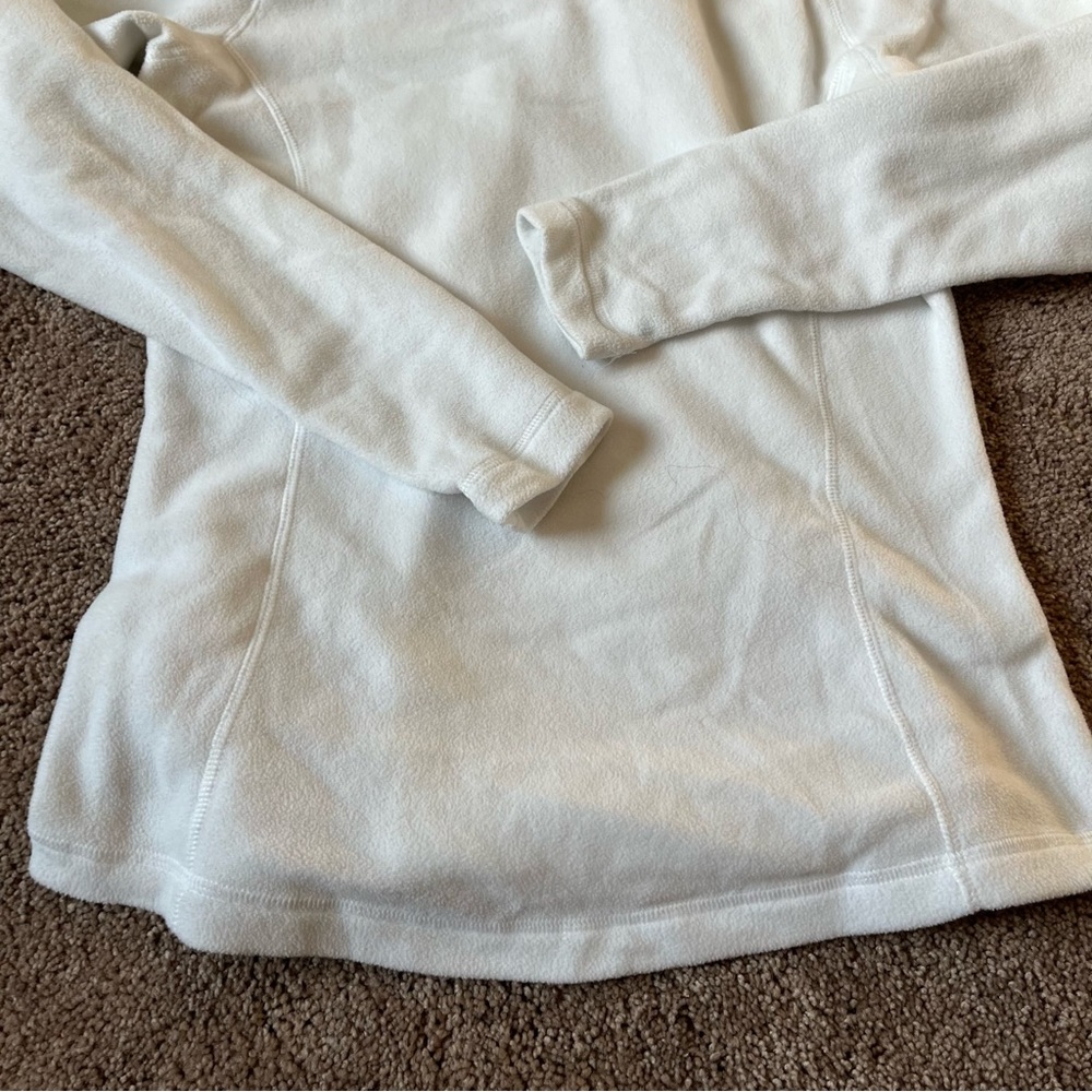 Helly Hansen White Sweater with Red Accent - Picture 6 of 8